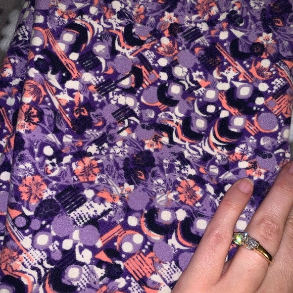 Lularoe os leggings - Picture 3 of 3